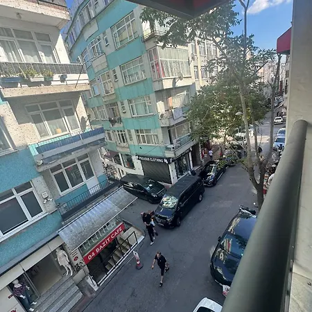 De Bonte Проживание в семье Стамбул